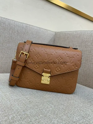 LV POCHETTE MÉTIS handbag